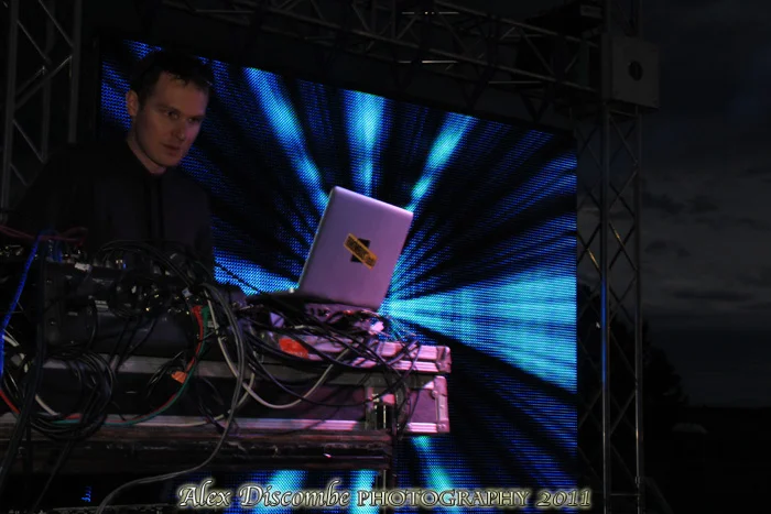 WAKEdUP = Alex Discombe Photography <<< shots of the day