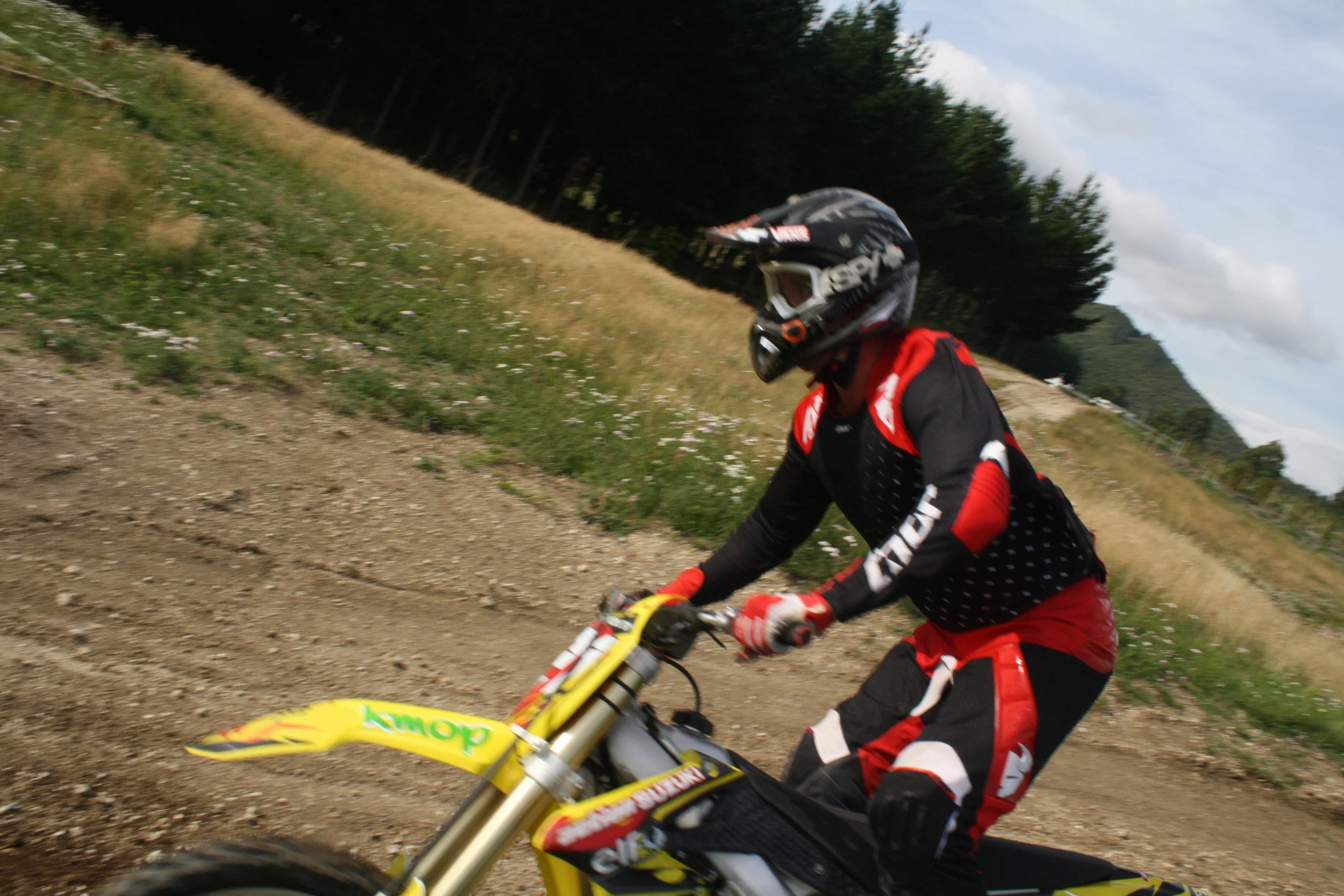 a day in the WAKEdUP office <<< photo shoot with Lee & Scott McKinstry (MotoX) & Mark Russell (BMX)