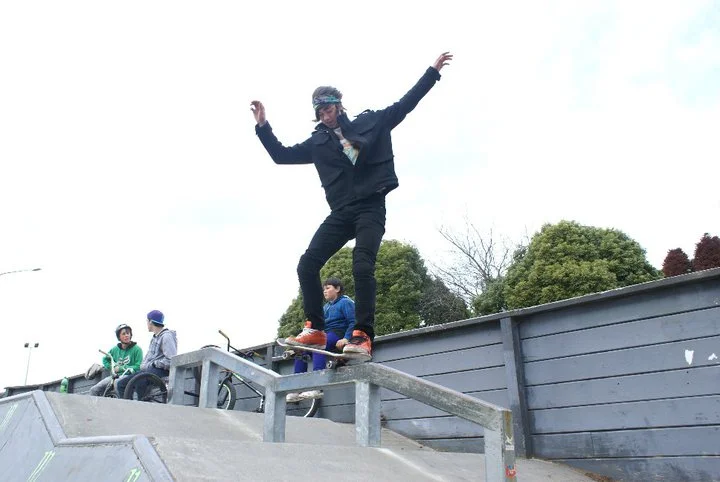 aCTioN <<< oN WAKEdUP <<<