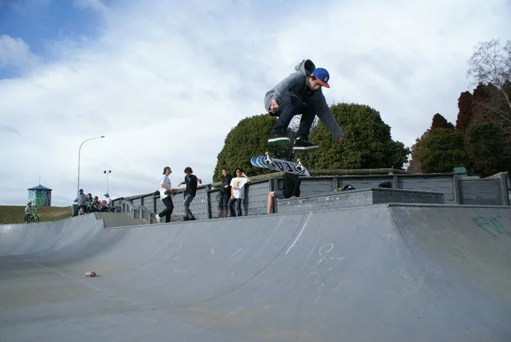 aCTioN <<< oN WAKEdUP <<<