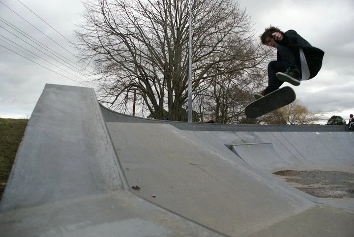 aCTioN <<< oN WAKEdUP <<<