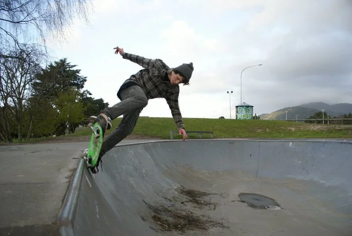 aCTioN <<< oN WAKEdUP <<<