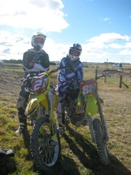 aCTioN <<< oN WAKEdUP <<<