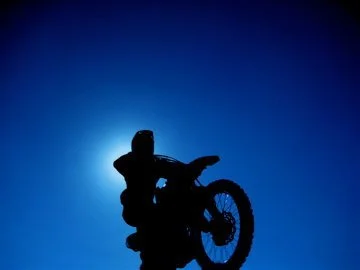 aCTioN <<< oN WAKEdUP <<<