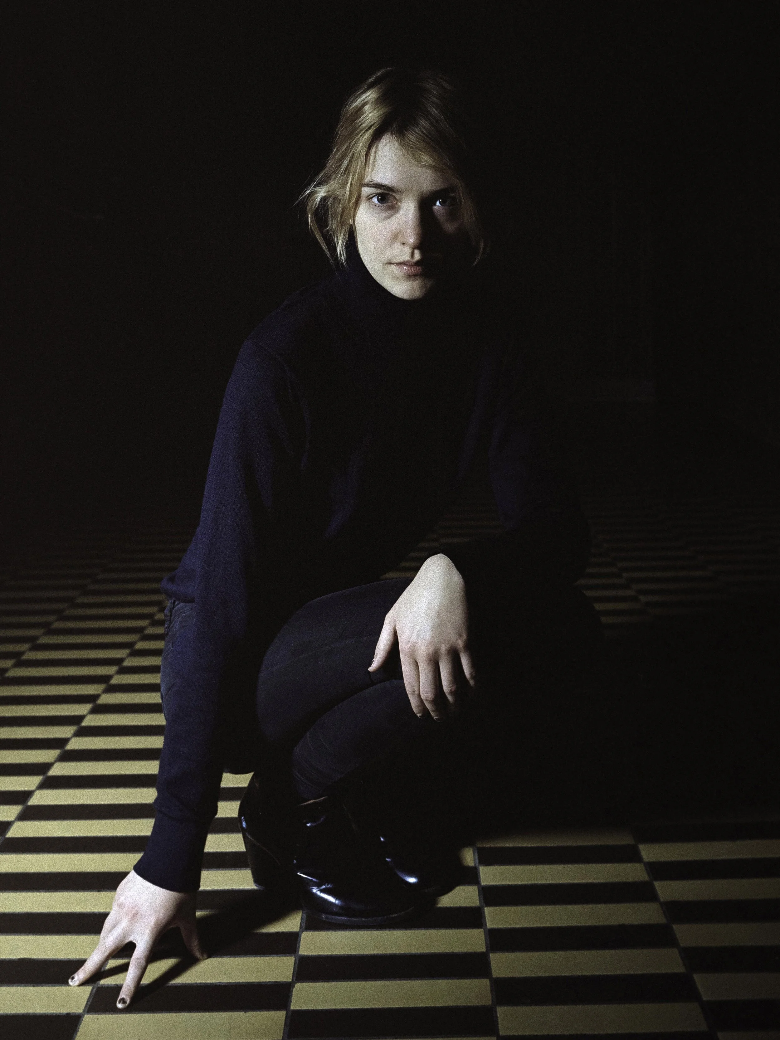  Jenny Rossander, 30 år, musiker  En række kvindelige musikere har i de seneste år forsøgt at råbe op i en branche, hvor de oplever, at der stadig er langt færre kvinder end mænd på festivalprogrammerne, hvor der spilles færre kvindelige kunstnere i 