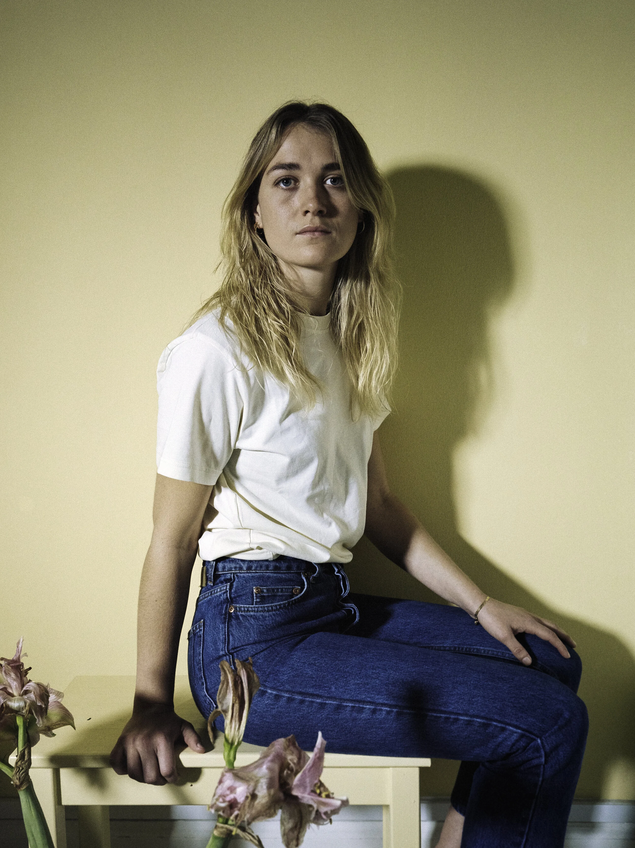  Emilia Moth, 28 år, producerassistent  Den danske filmbranche var den første til at blive ramt af anklager om seksuelle krænkelser i lyset af den såkaldte MeToo-bevægelse i USA. Allerede i 2017 rettede en række kvinder anklager mod Peter Aalbæk og f