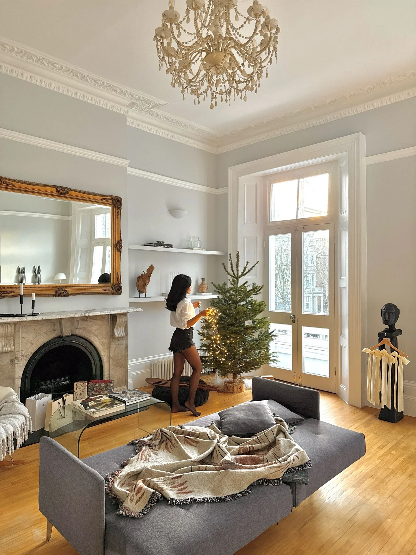 Joyful because I learned from the best ✨ In loving memory of my beautiful Sunny and Kitty, who always loved the Christmas tree.

Always home in my heart.

Thank you everyone who&rsquo;s been a part of our lives, in London, Barcelona, and Manila. 18 y