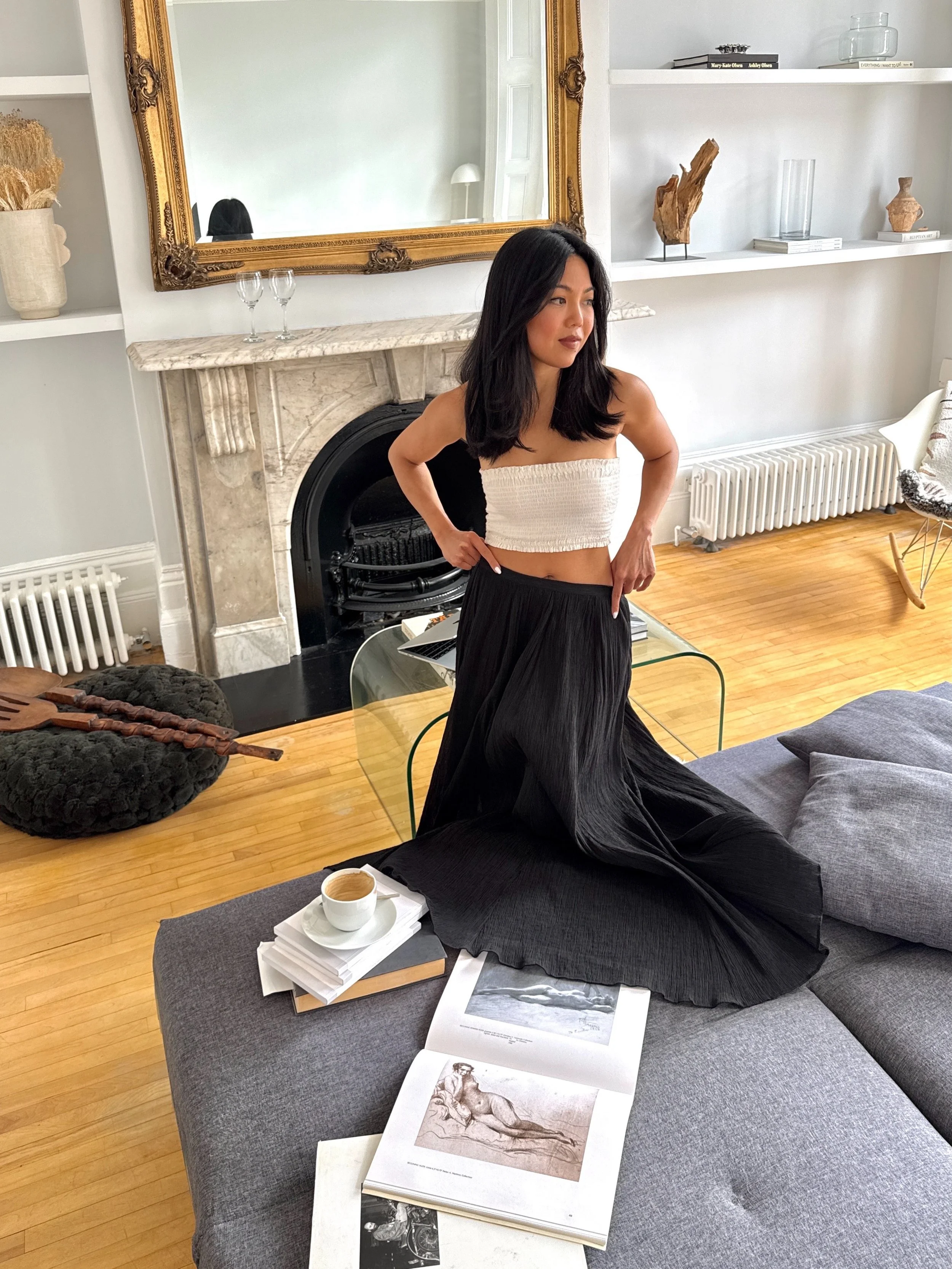 Nine months at my flat 🤍 Living, working, playing, and I&rsquo;ve conceived some beautiful new work and routines here.

There is a concept called symbiosis describing mutual nurturance between two things. I give this space my time and attention. It 