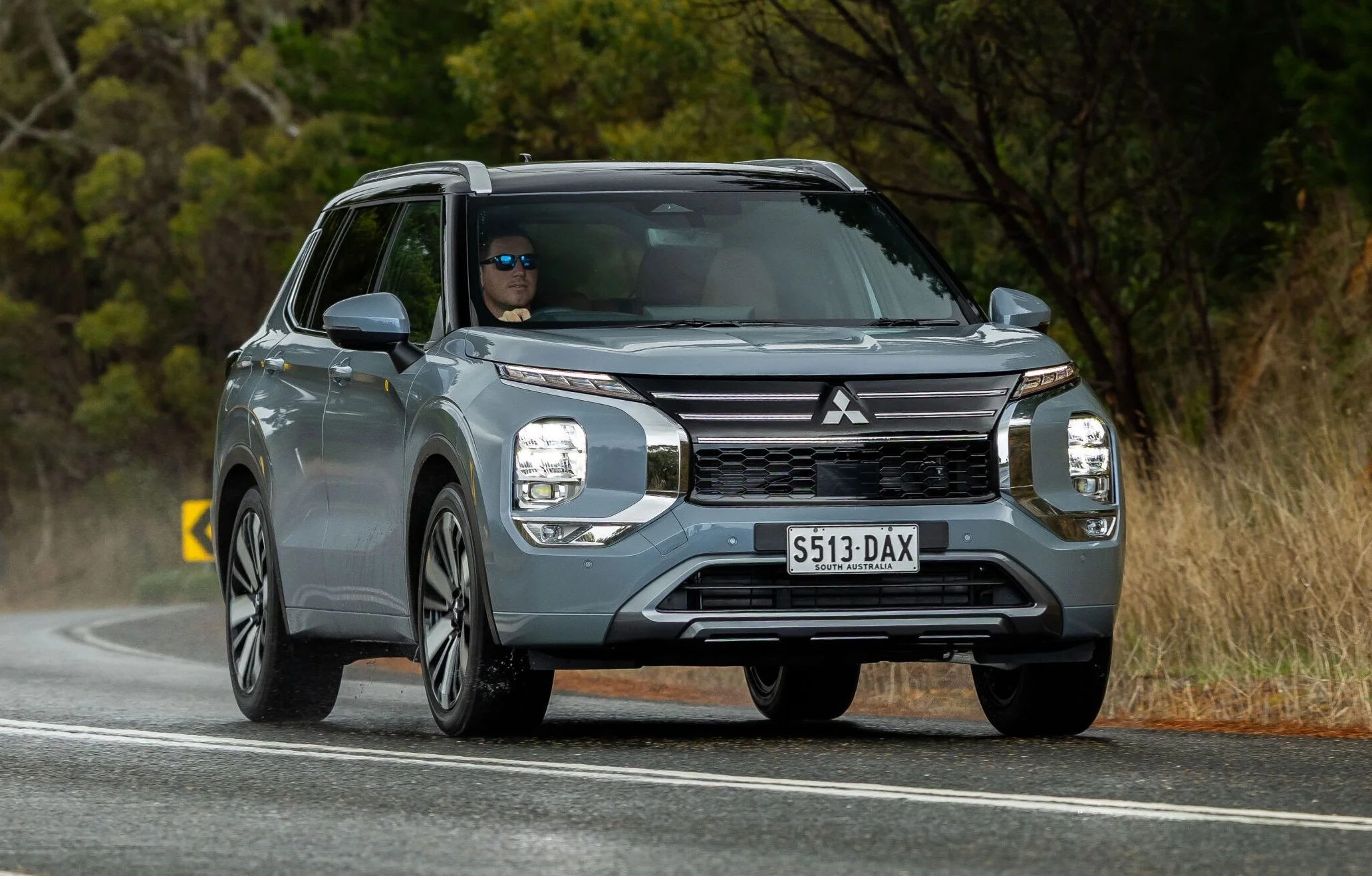 Mitsubishi Outlander review and buyer's guide