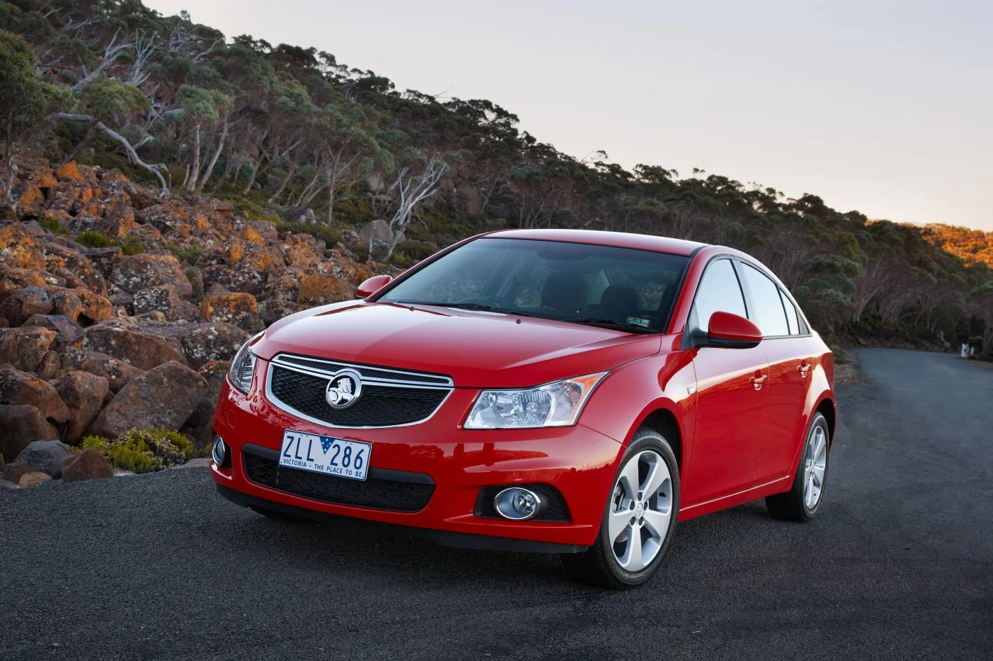Holden Cruze - barking