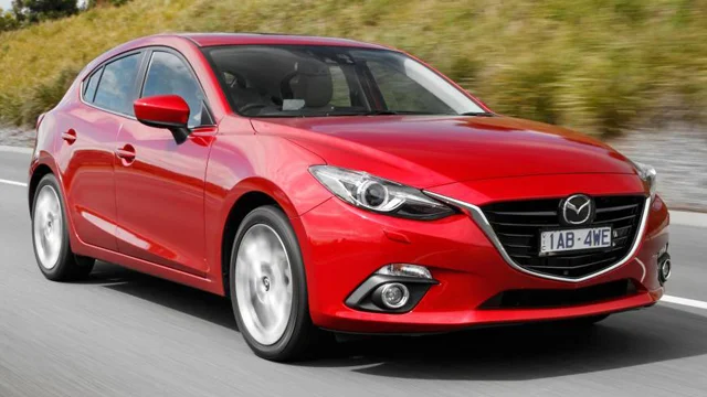 2014 Mazda3 SP25 a.jpg