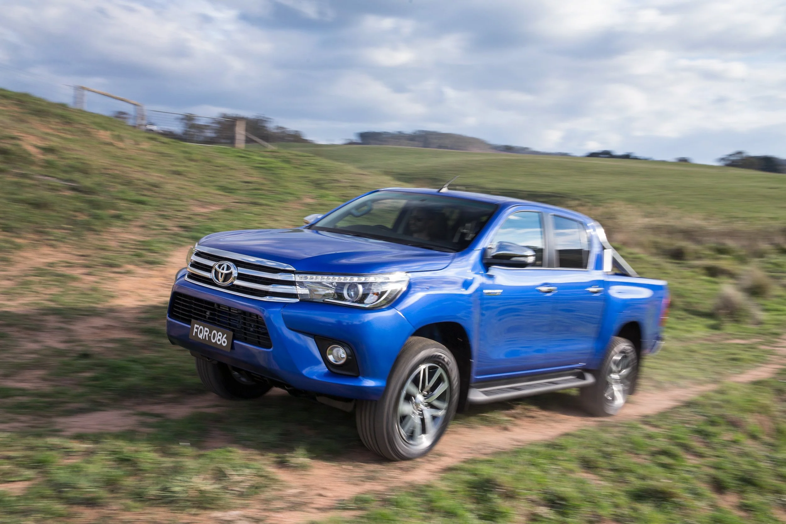Hilux v6 toyota