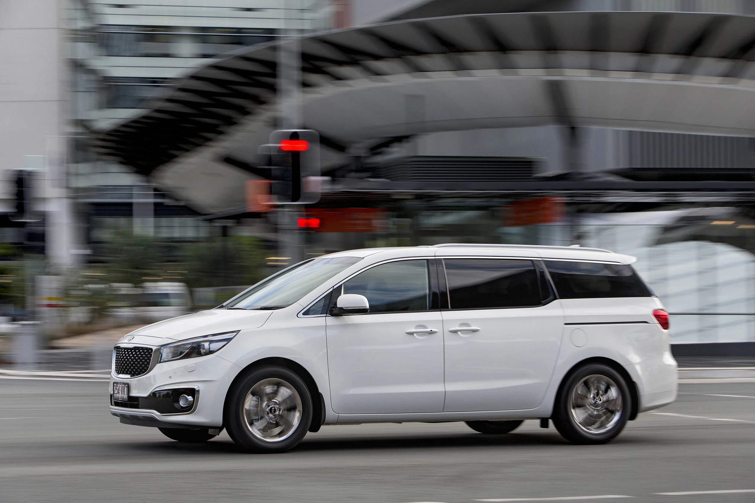 Kia carnival смотреть