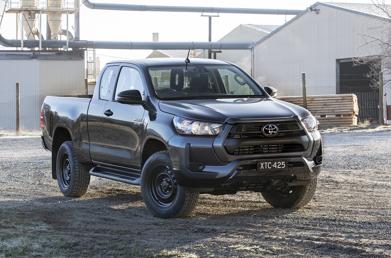 7.+2020+Toyota+HiLux+SRhr.jpg