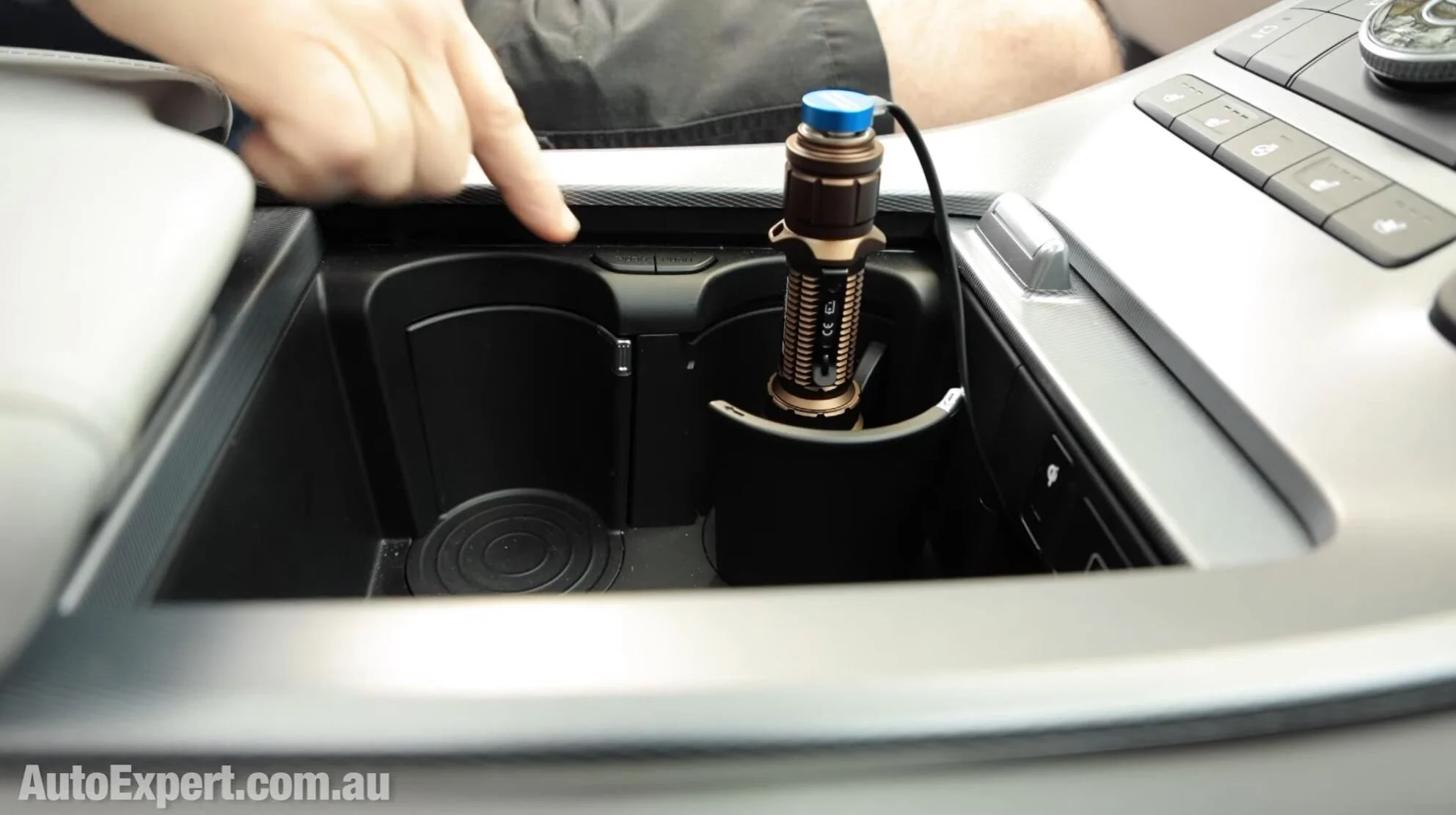 clever interior cup.JPG