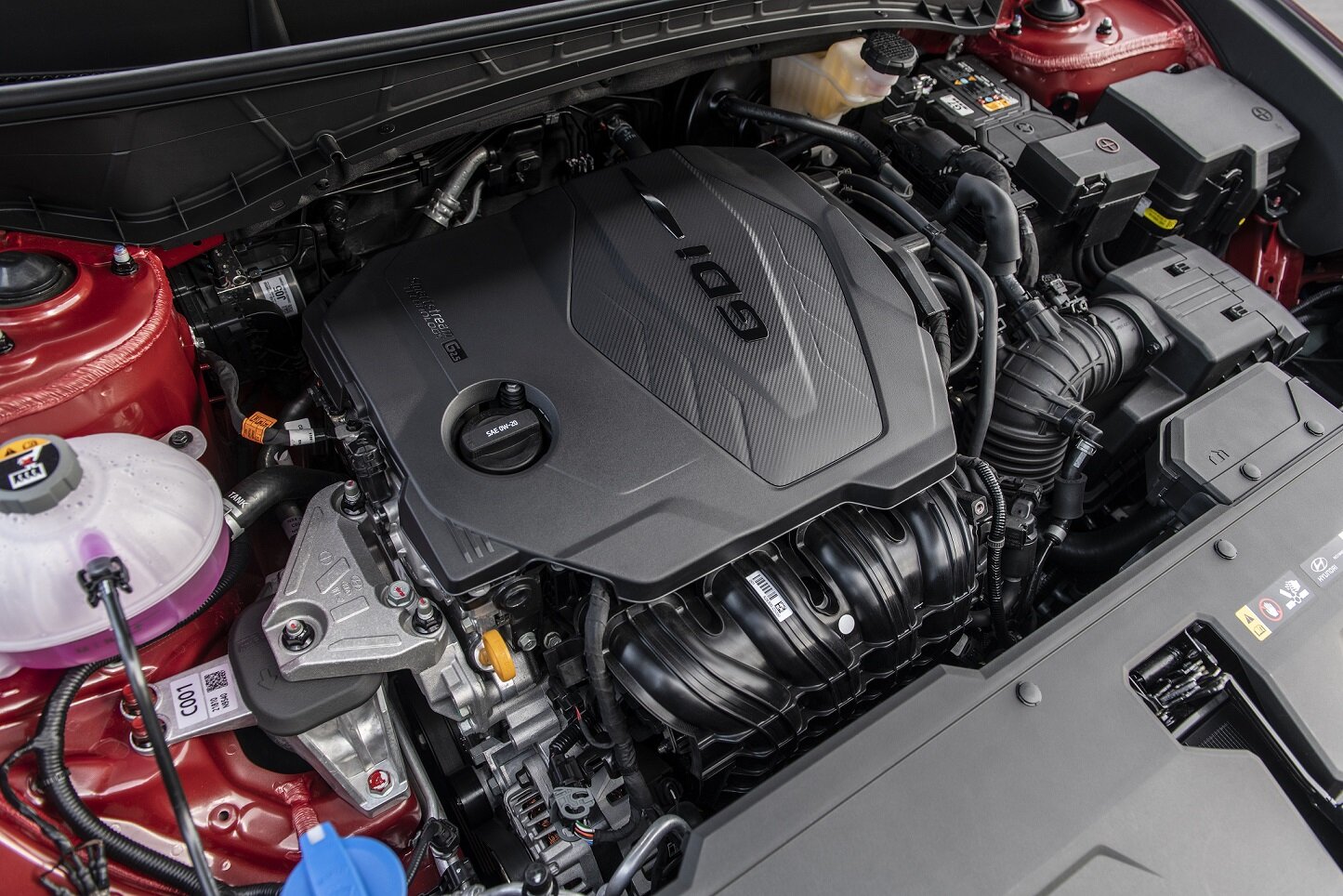 Light &amp; efficient: 2.5L turbo petrol