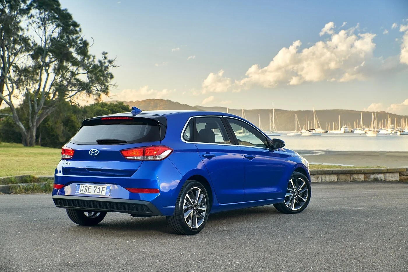 i30 hatch: 434cm long