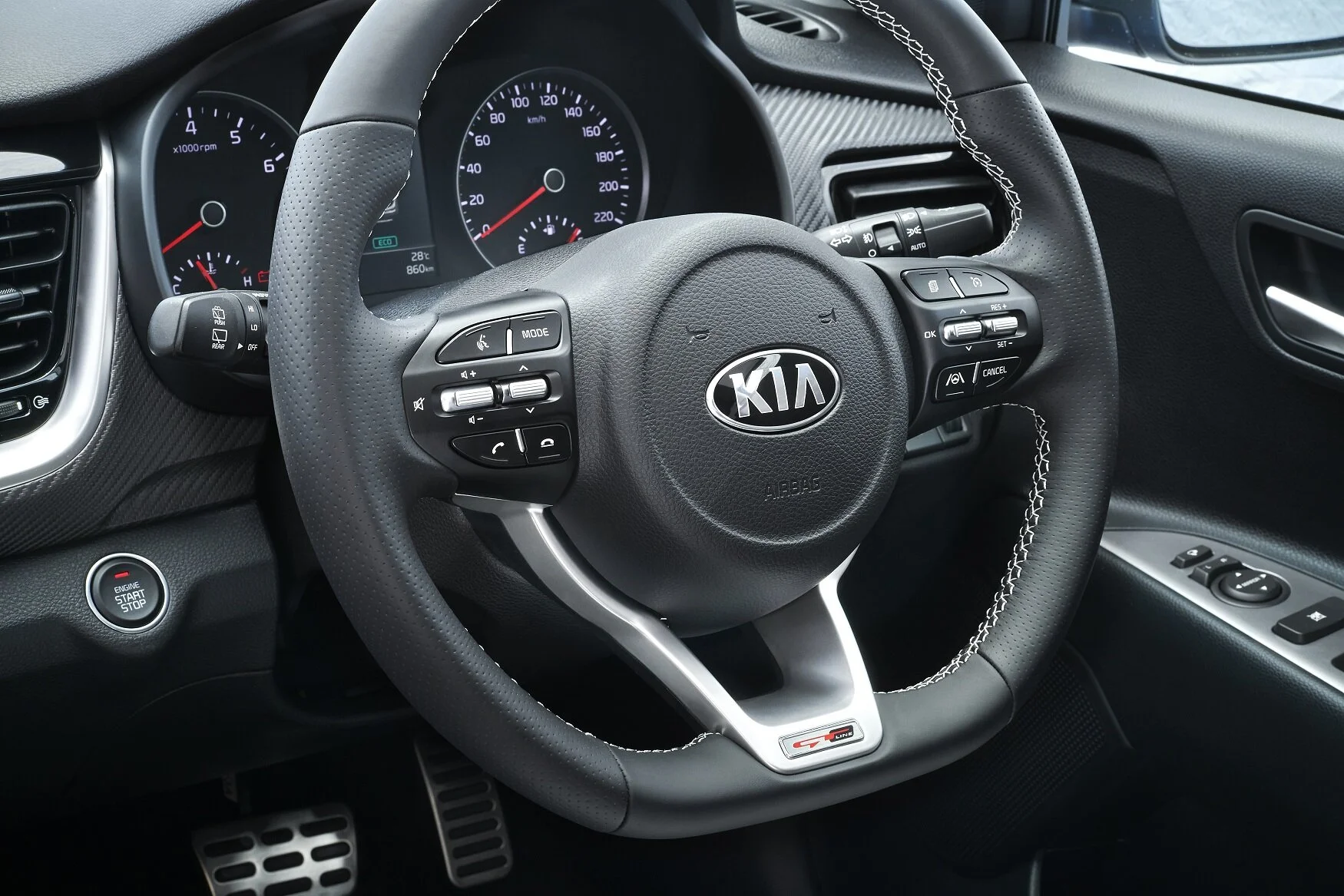 KiaStonicGTLine-21.jpg