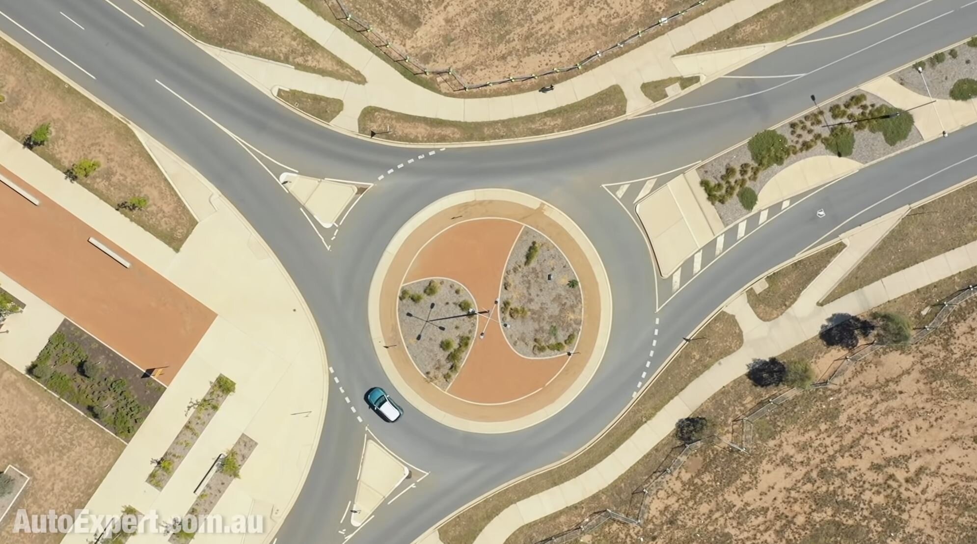 EV 12_3 roundabout.JPG