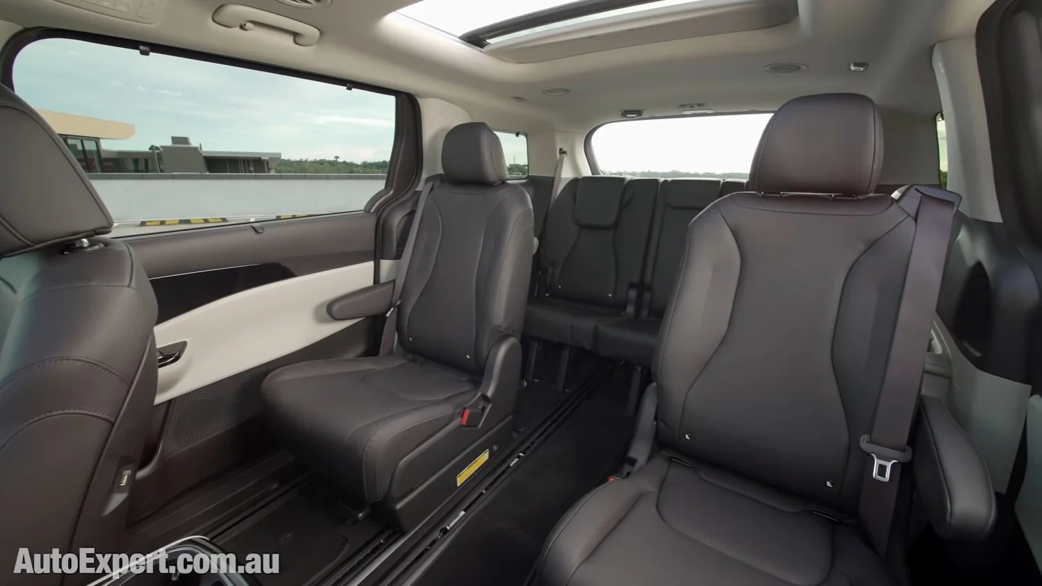 Kia Carnival review and buyer’s guide — Auto Expert John Cadogan