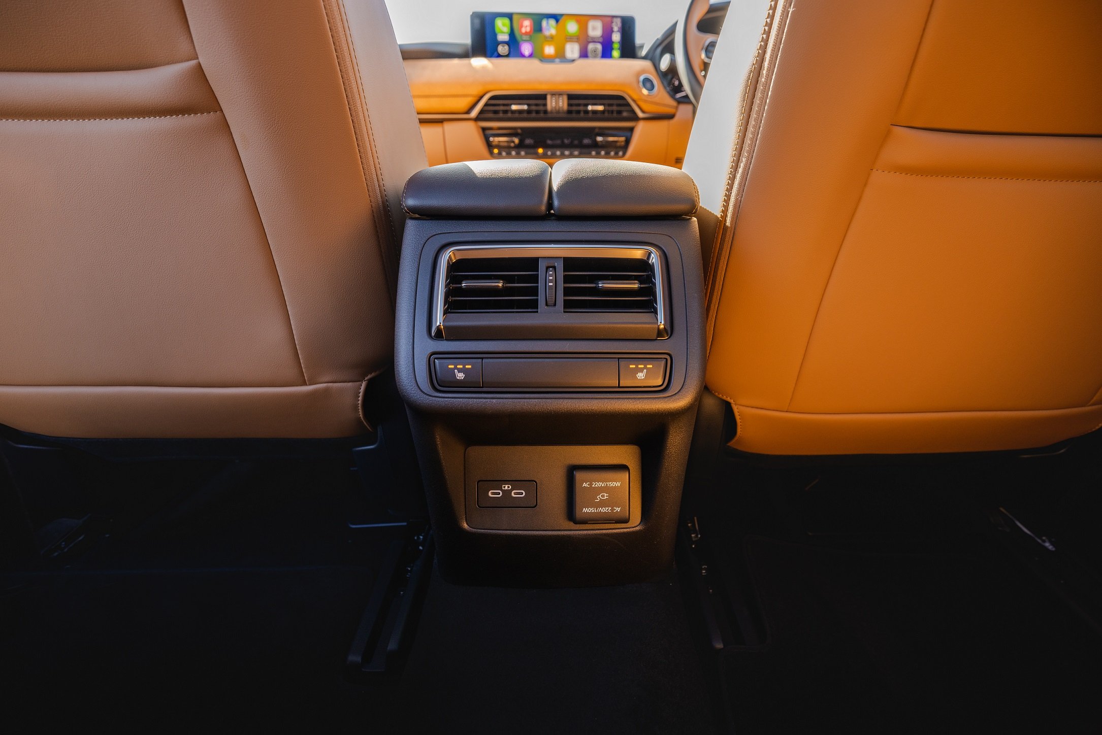 Dual-zone climate, heated rear seats