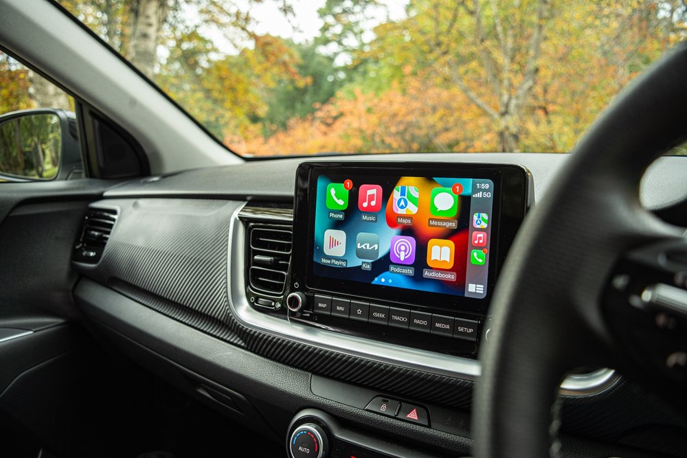 Apple Carplay &amp; Android Auto (both wired)