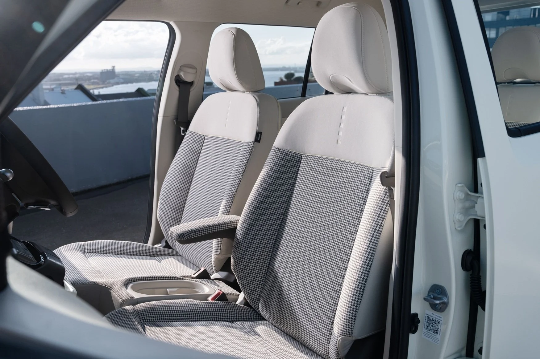 'Extended Range' front seats are identical to Cross, save for the pattern change