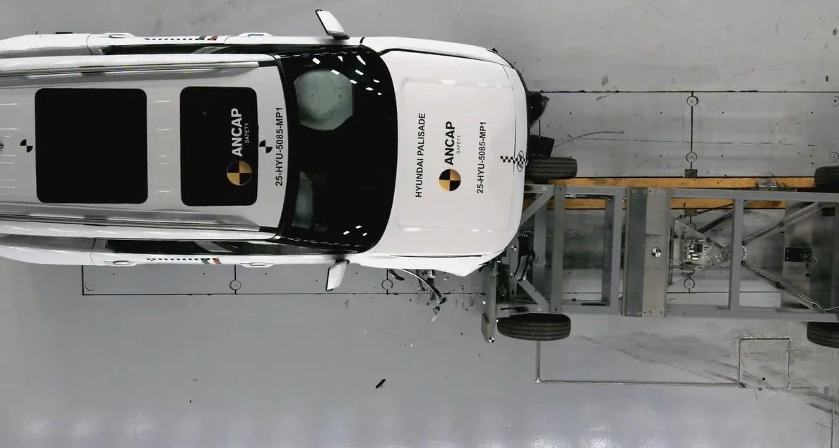 Palisade gets a good score in frontal offset test; marked down for upper leg injury