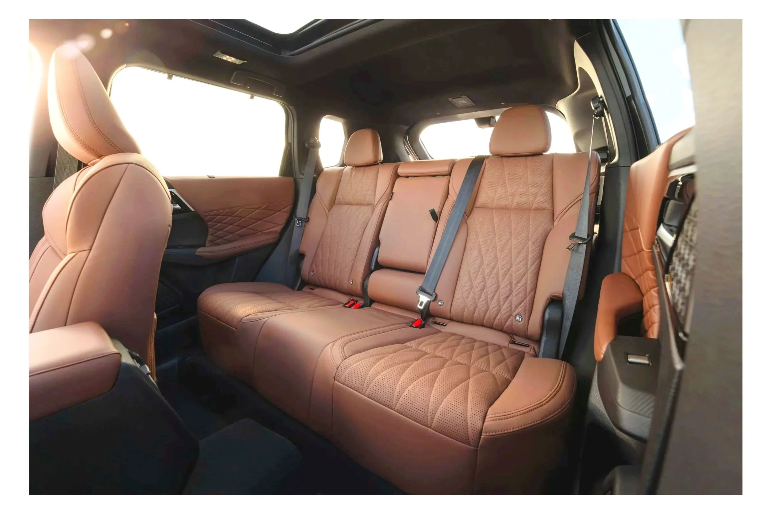 That little square on the roof at the back? That's the centre top tether point