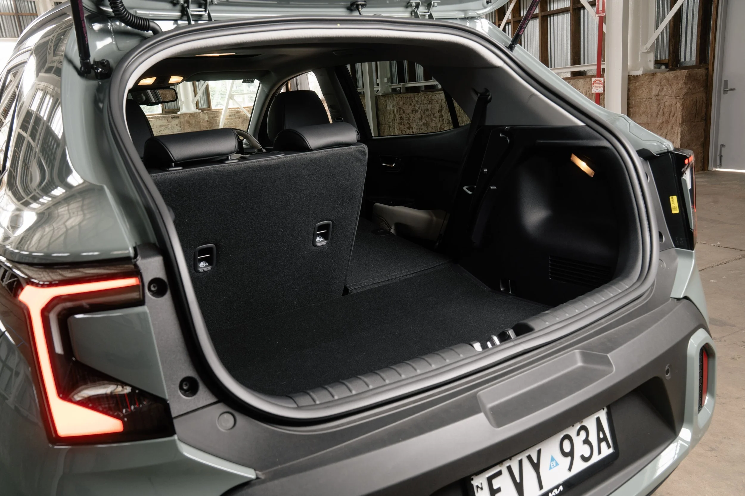 KIA - STONIC_GREEN_35.jpg