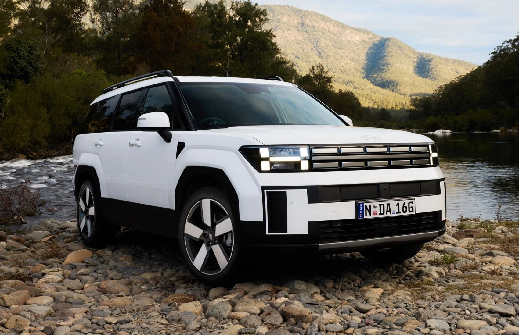 Hyundai Santa Fe review and buyer's guide