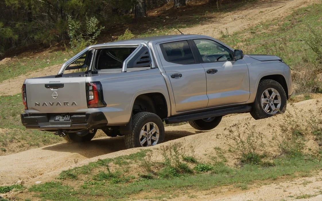 MY2026NissanNavaraST079.jpg