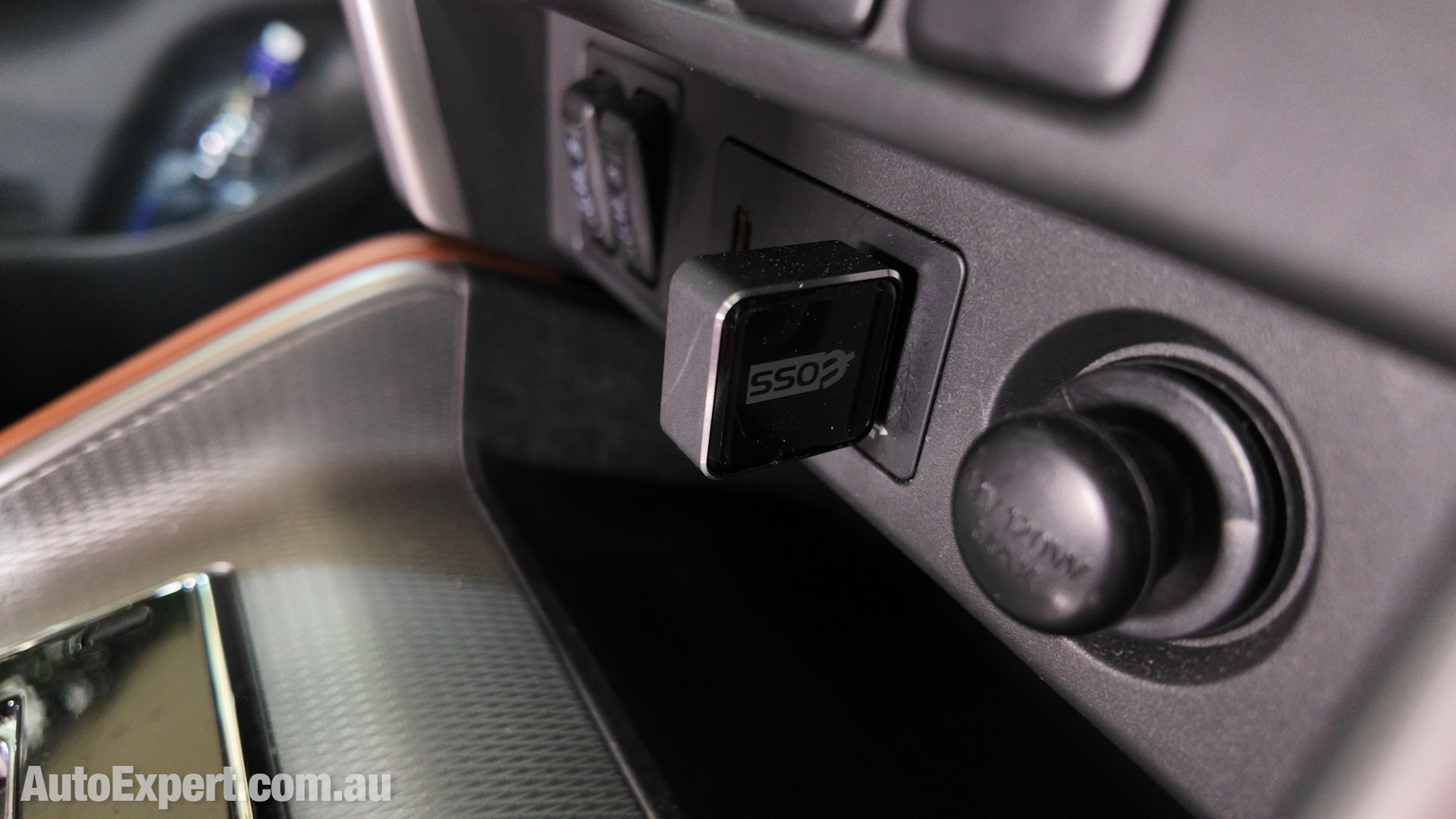 News + Mask + Blur.00_04_54_10.Still013.png