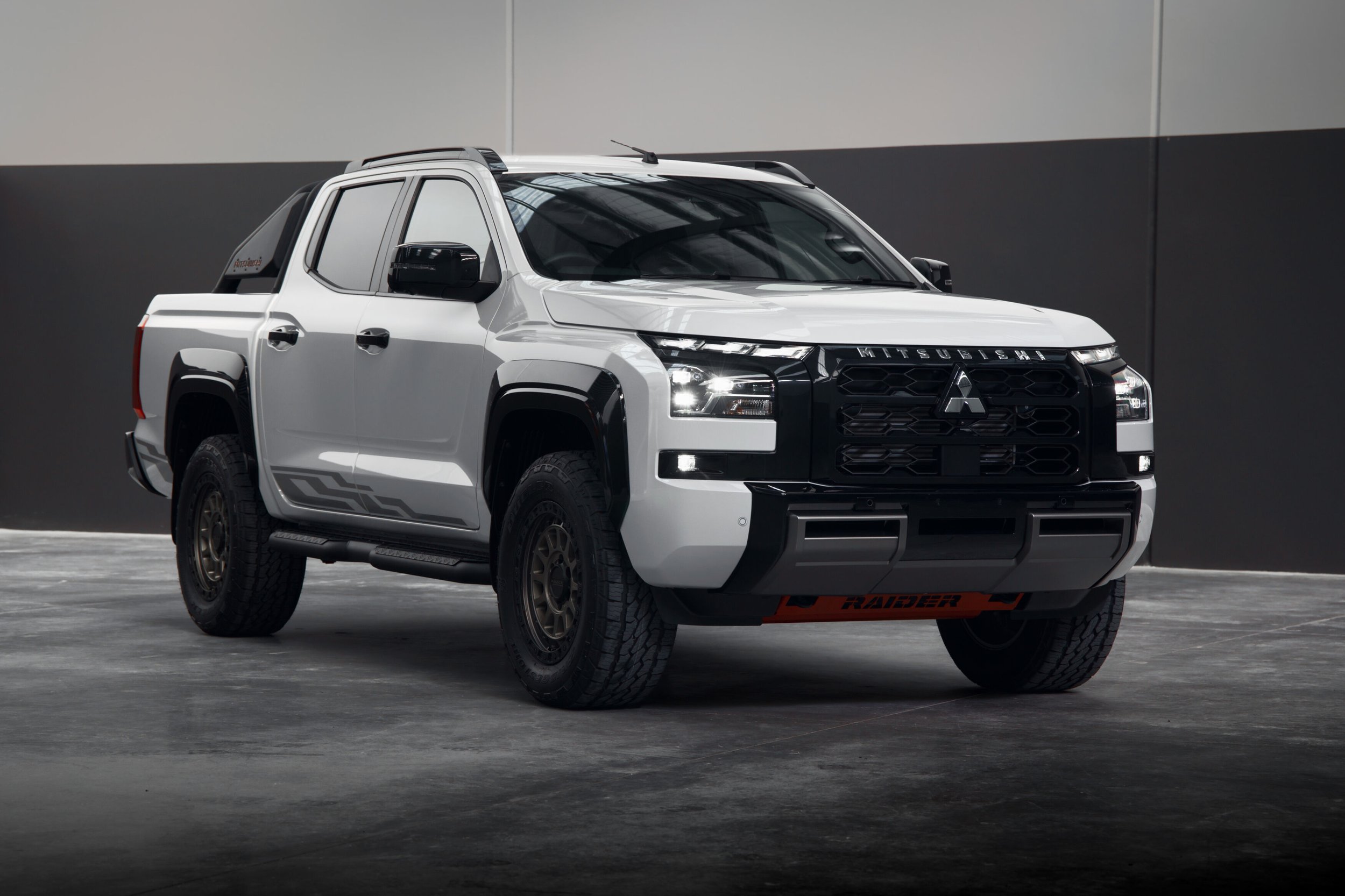 MY26-Mitsubishi-Triton-Raider-Preview-16.jpg