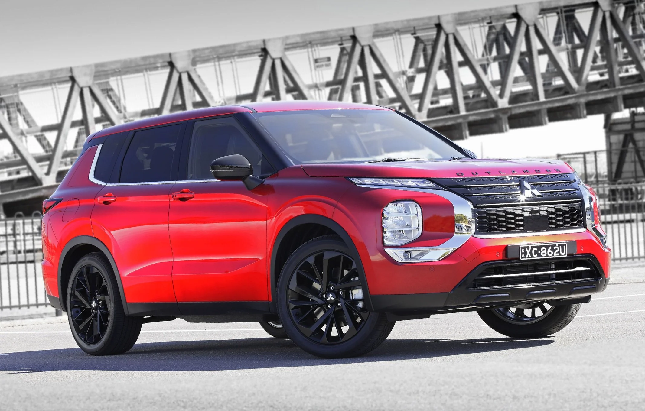 Mitsubishi Outlander review and buyer's guide