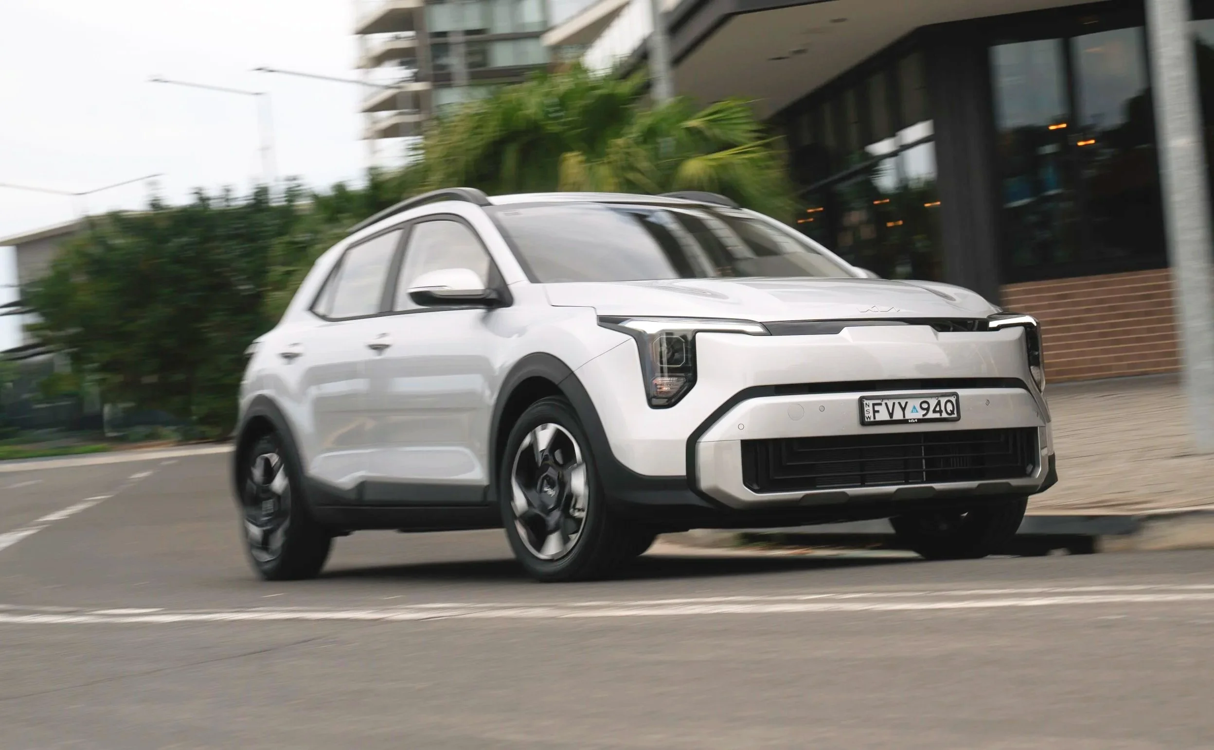 KIA+-+STONIC_SILVER_24.jpg