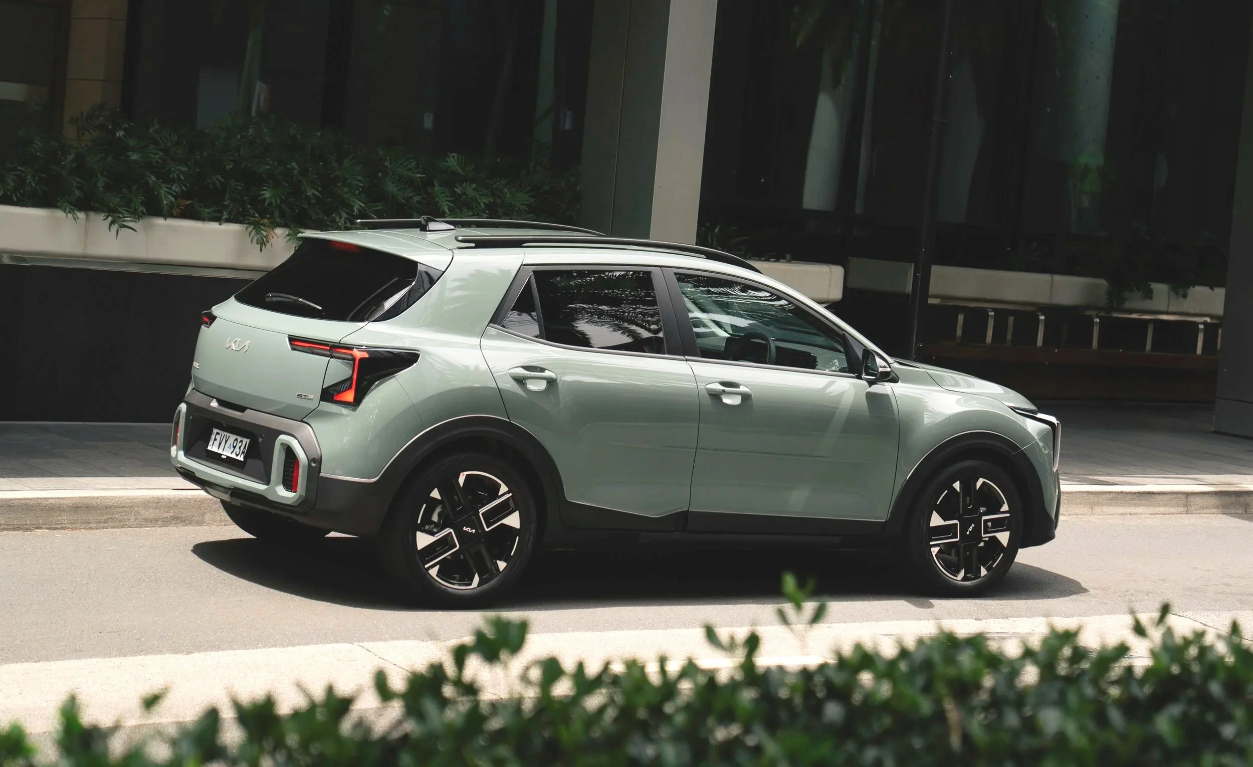 KIA+-+STONIC_GREEN_11.jpg