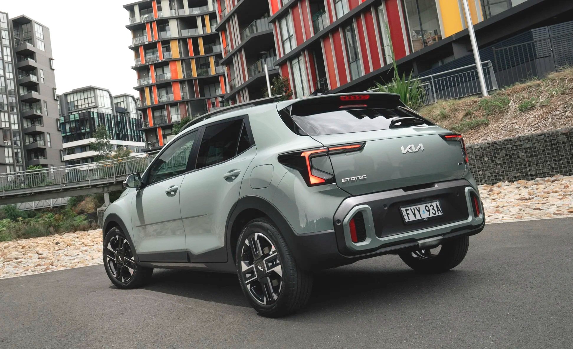 KIA+-+STONIC_GREEN_03.jpg