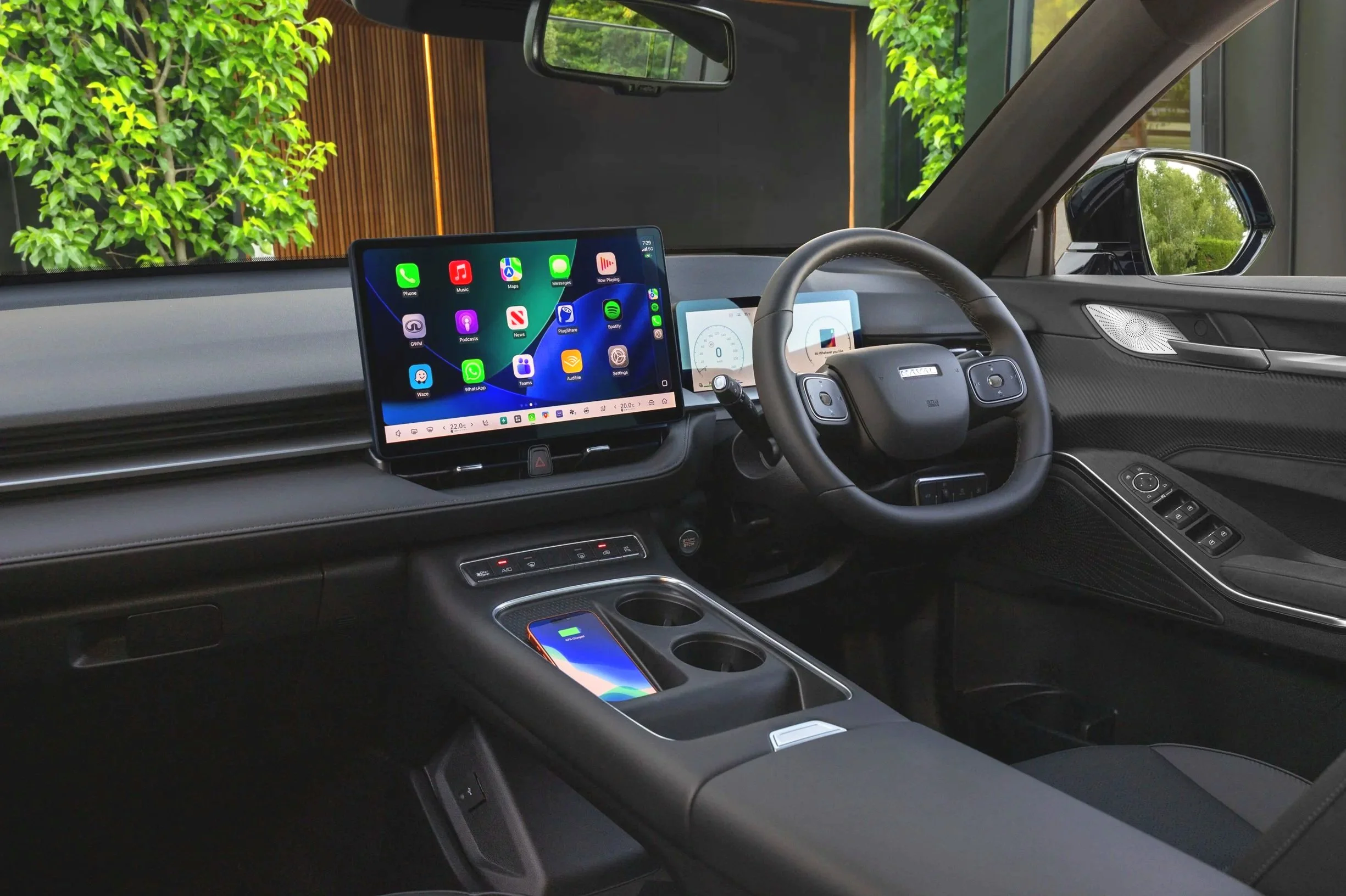 One spec-level of H6 GT PHEV means you get all the important toyts: good speakers, wilress phone connectivity, wireless phone charging, heads-up display