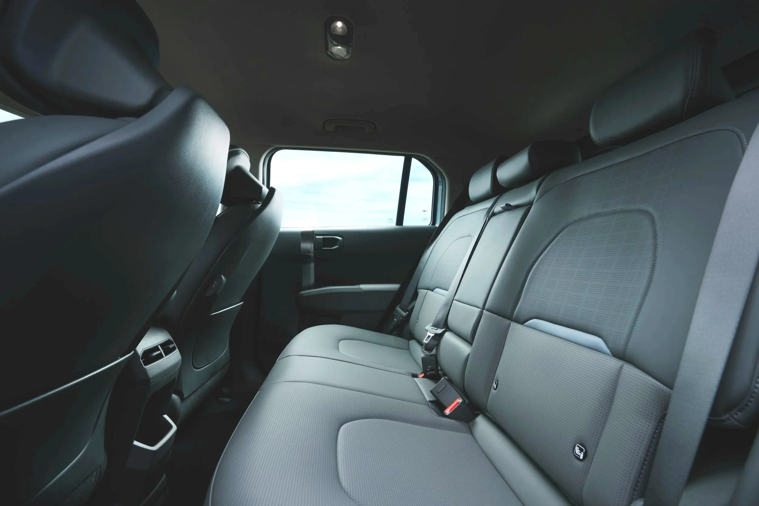 KIA_EV3_FrostBlue018.jpg