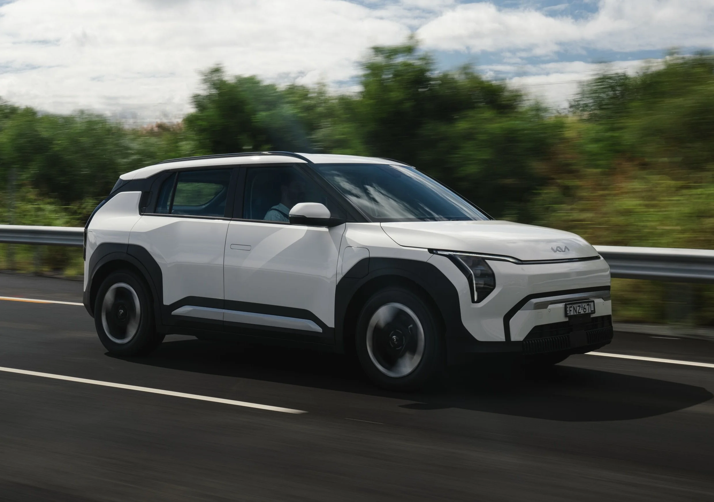KIA_EV3_ClearWhite_042.jpg