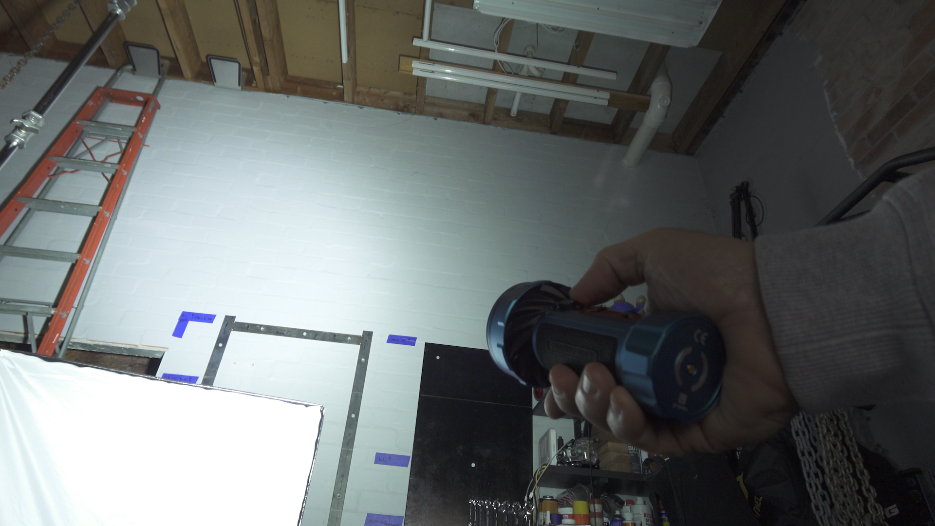 News + Mask + Blur.00_07_55_14.Still021.png