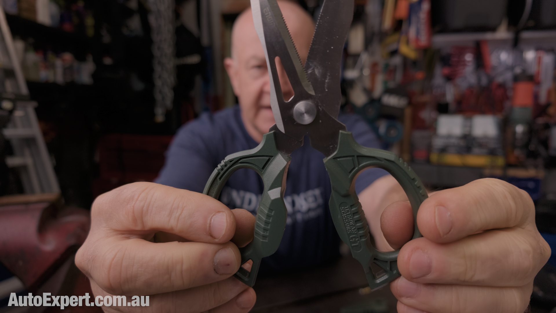 Wire cutters built into handle joint