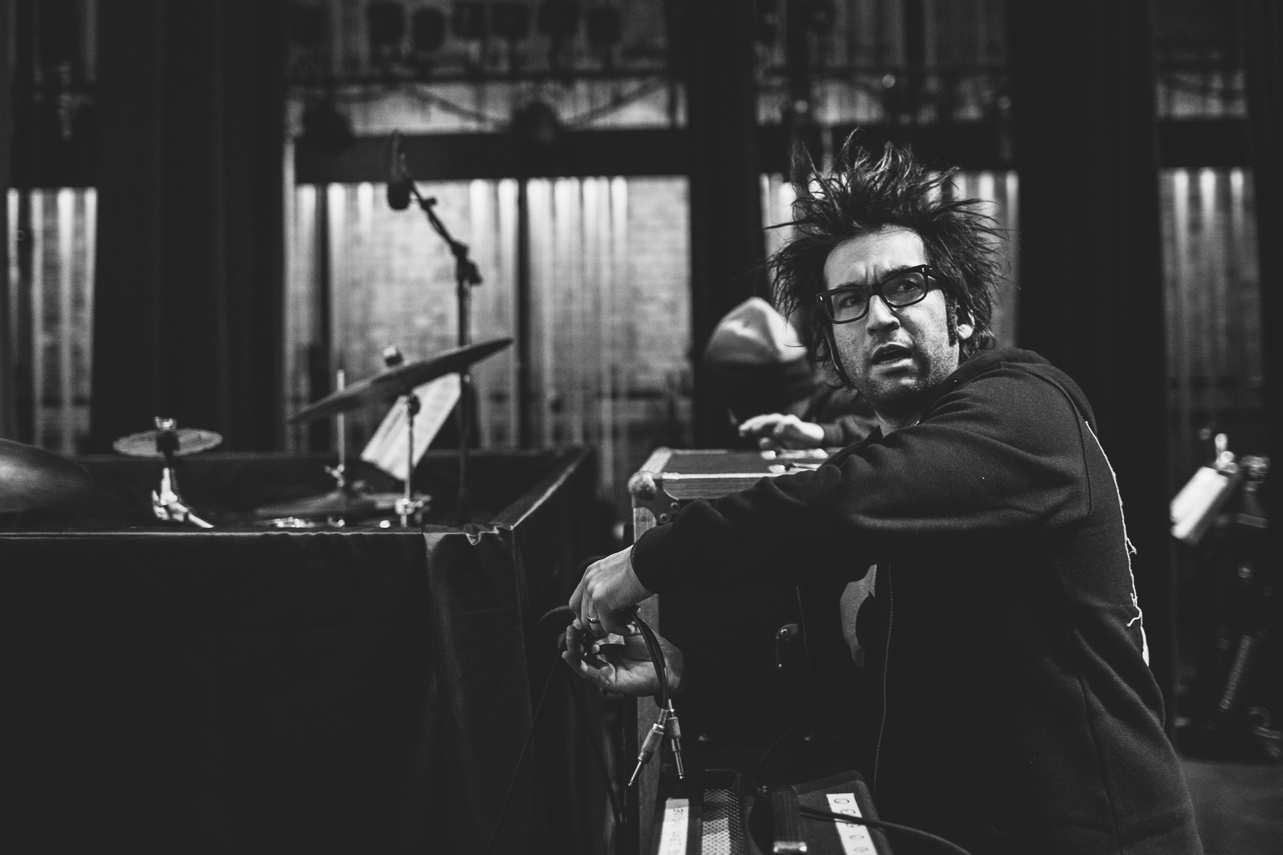 Motion_City_Soundtrack_And_Steven_Yeun_Perform_On_Wits_004.JPG