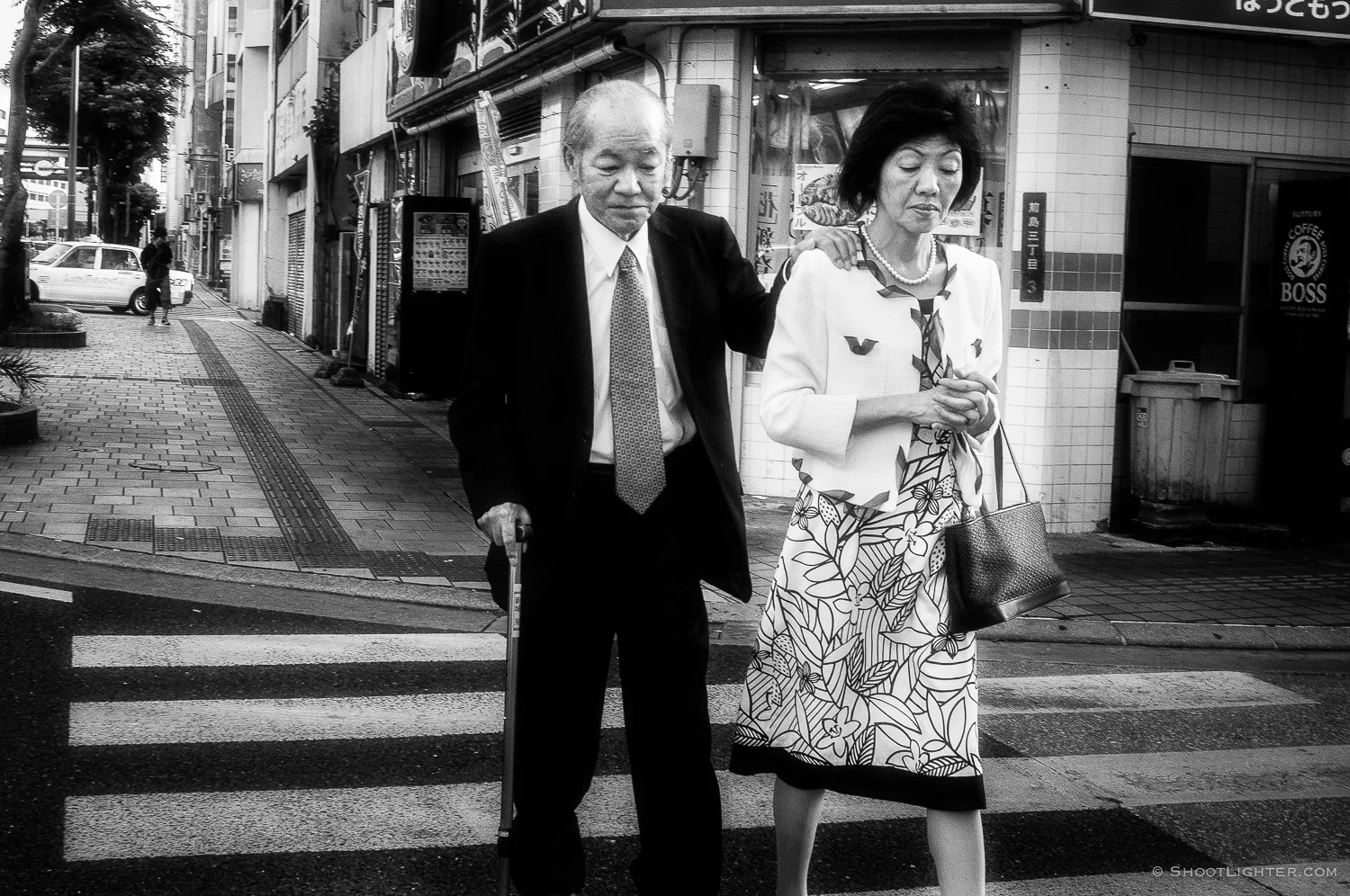Panasonic Lumix LX-5, ISO200, f3.3, 1/1000 sec. Edited and converted to B&W in Adobe Lightroom.
