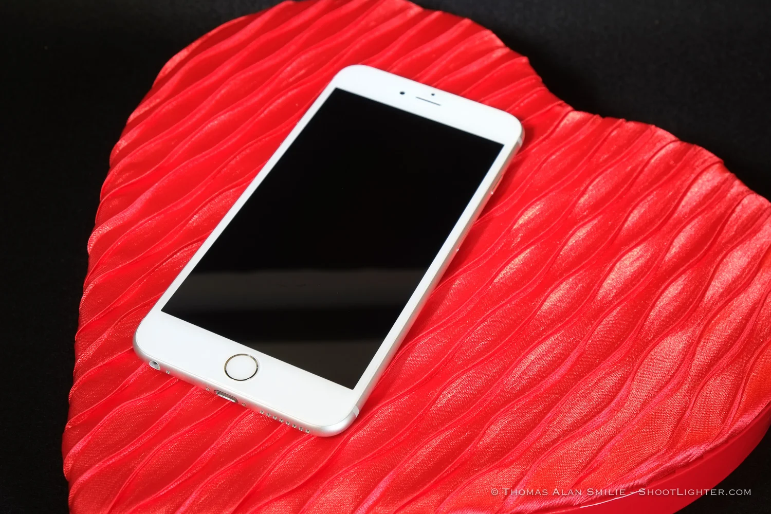 5 Gift Ideas Under $50 for the iPhoneographer in Your Life