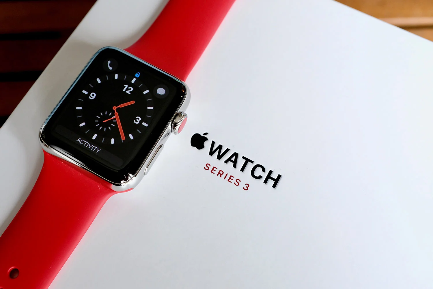 apple watch series 3 red