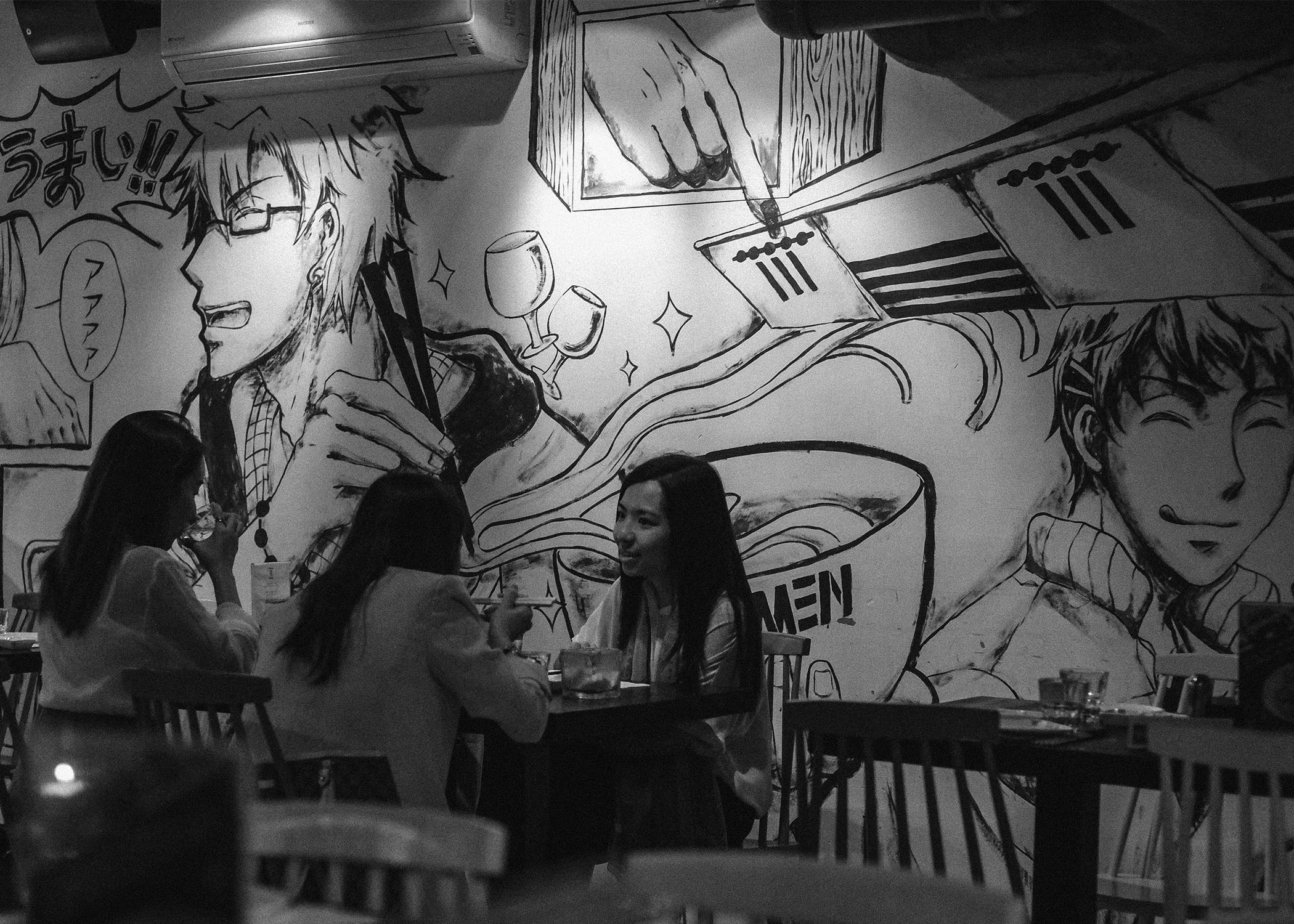 Dinner at Torimen in Central Hong Kong, my cuz's suggestion never lets us down. Nice food and Kiran off the tap.