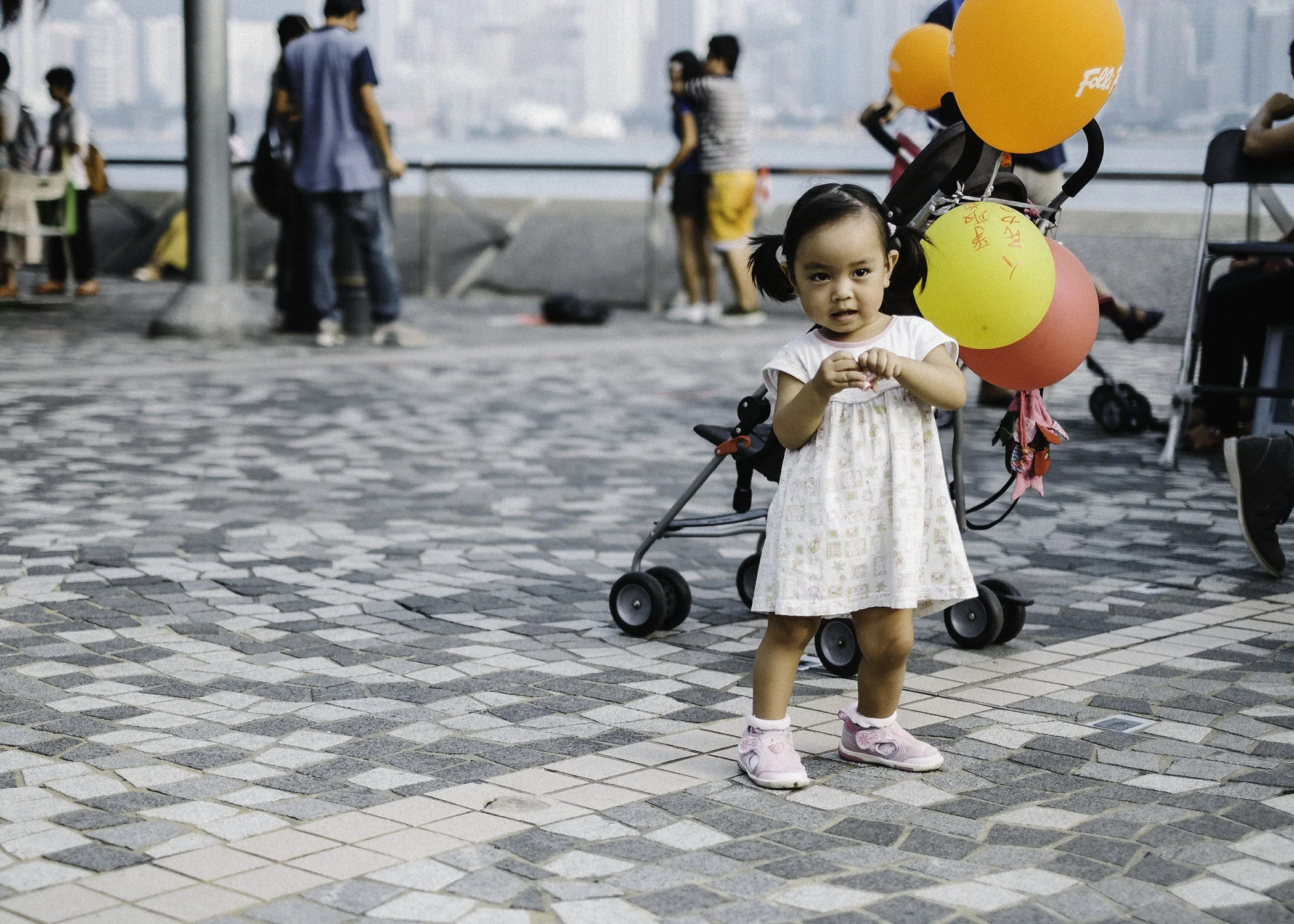 Little ones having fun on the promenade