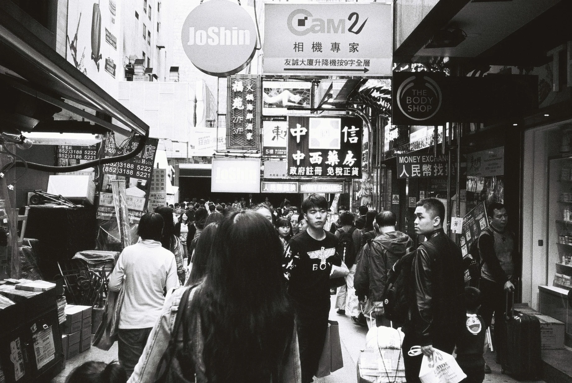 Just getting through the crowds was no easy feat  Kodak 400TX, Leica M6 with Voigtlander Wide Angle Color-Skopar Pan 35mm f/2.5-M (PII)